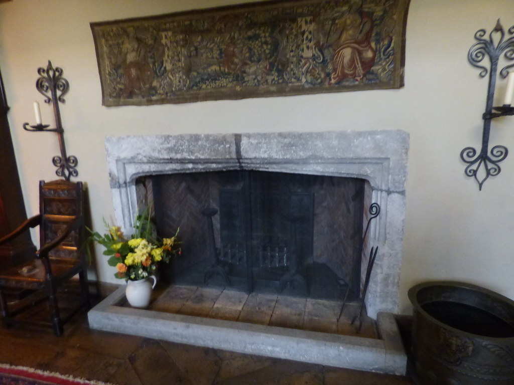 What is the Size of a Fireplace Hearth?